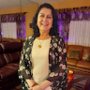 Meet your Posher, Amparo